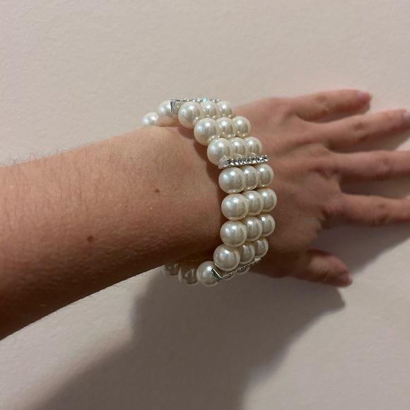 Women’s faux pearl Bridal bracelet - Picture 4 of 5